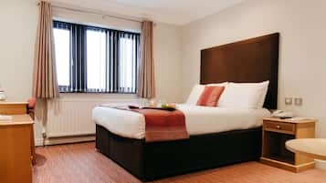 Desk, blackout drapes, iron/ironing board, free WiFi