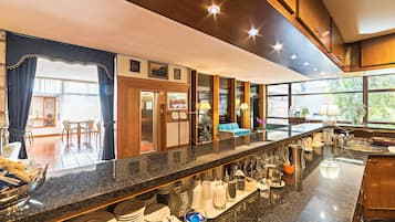 Colazione a buffet inclusa, servita tutte le mattine