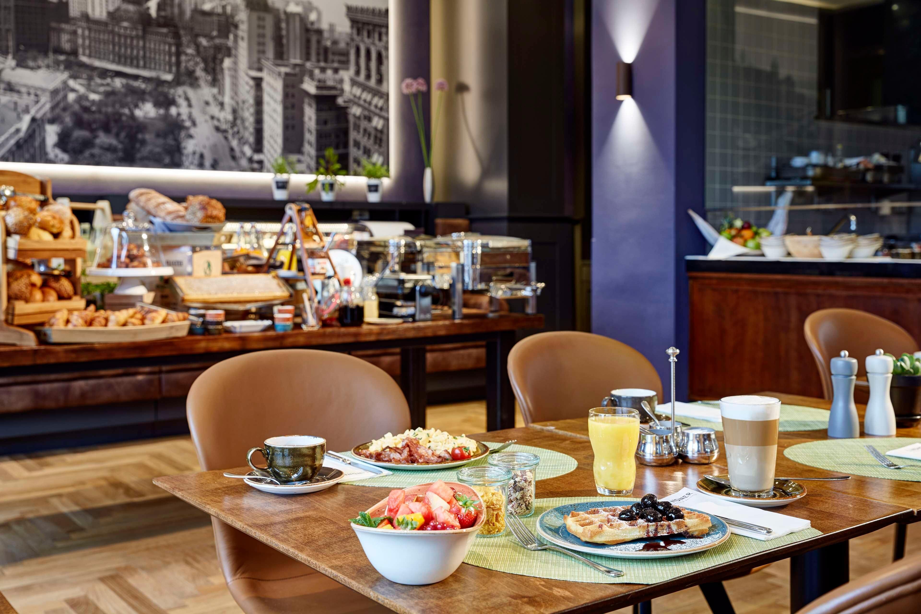 아침 식사, 점심 식사, 저녁 식사 제공, 미국 요리