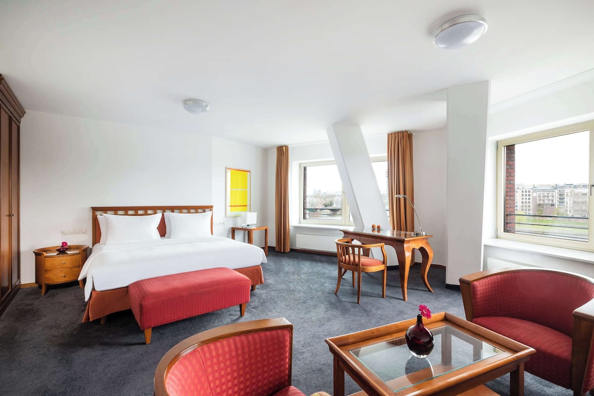 Deluxe Room, 1 King Bed, Kitchenette | 1 bedroom, memory-foam beds, in-room safe, individually decorated