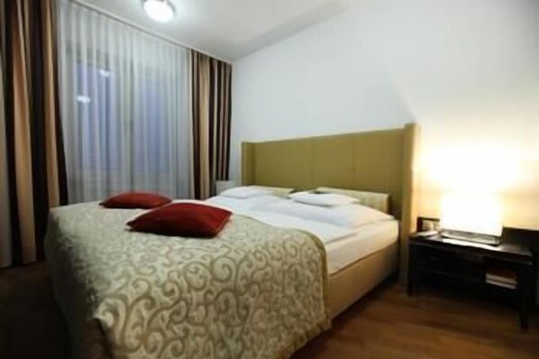 1 soverom, memory foam-senger, safe på rommet og individuelt dekorert