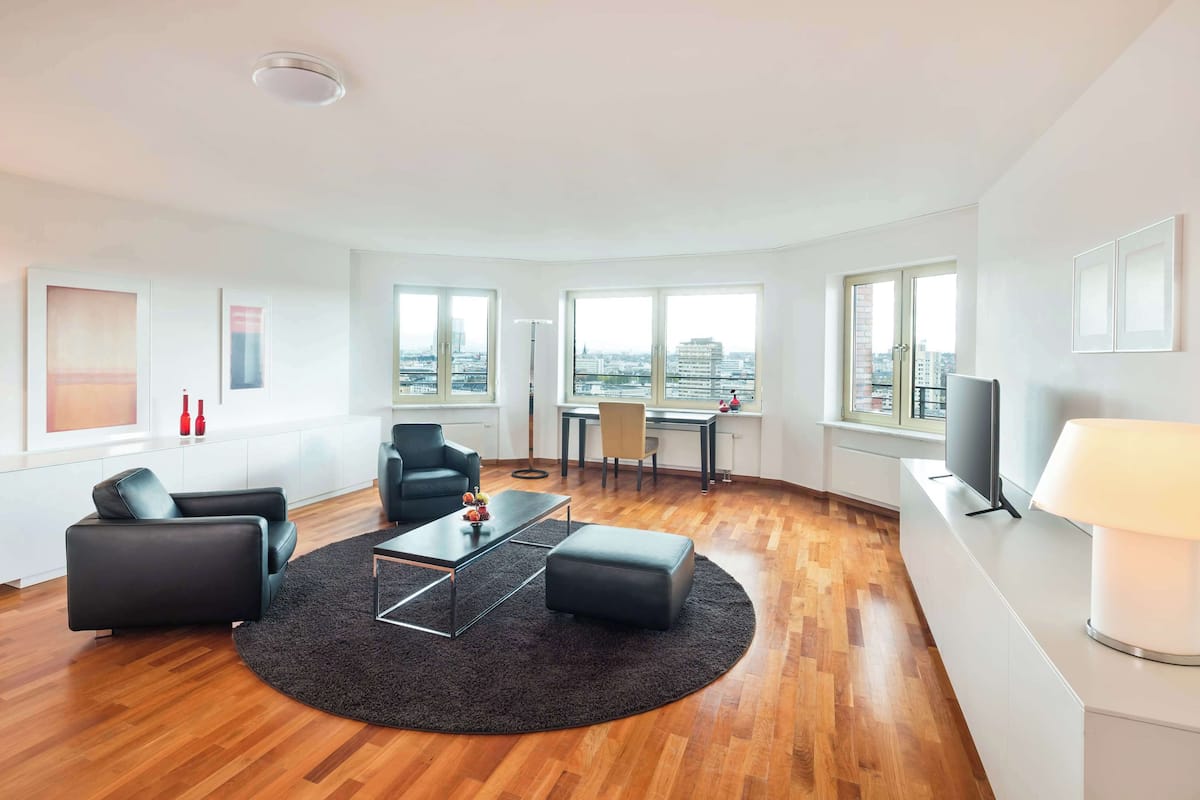 Suite, 1 Bedroom (Skyline View) | 1 bedroom, memory-foam beds, in-room safe, individually decorated