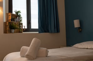 Premium bedding, in-room safe, desk, blackout curtains - Hotel Le Clocher de Rodez (Toulouse)