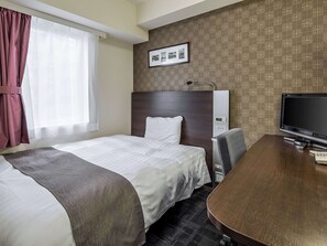 Standard Double Room, Non Smoking | Desk, blackout drapes, soundproofing, iron/ironing board