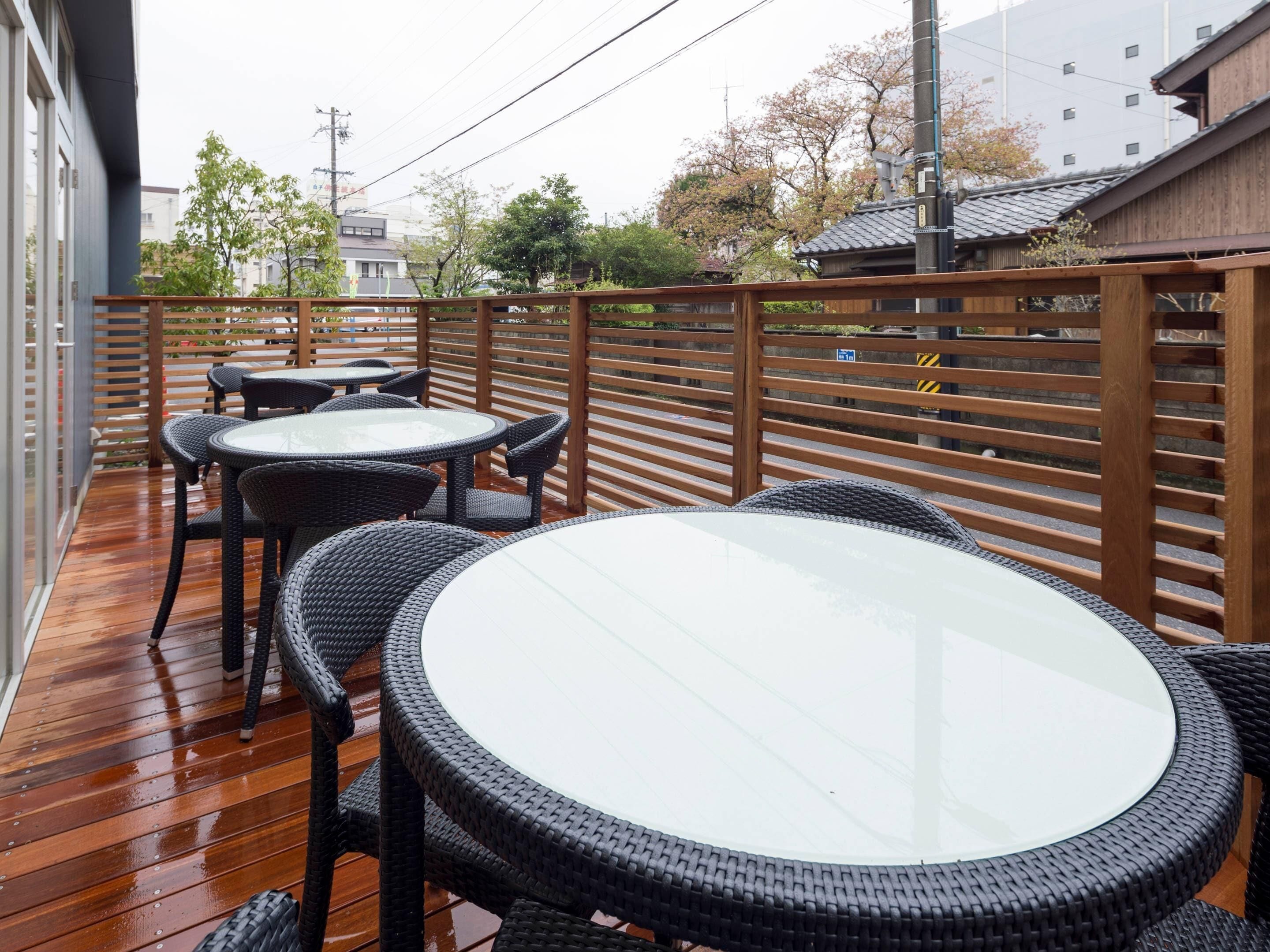 朝食 (ビュッフェ)、毎日提供 (無料)