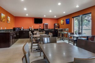 包含每日自助早餐