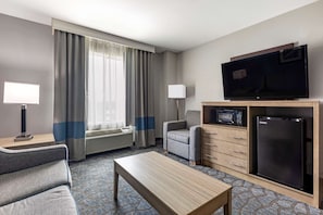 Suite, 1 King Bed, Accessible, Non Smoking (Upgrade)