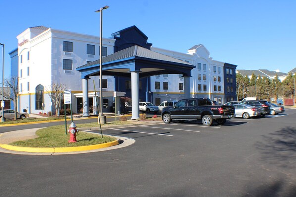 Exterior - Comfort Suites Dulles Airport (Chantilly)