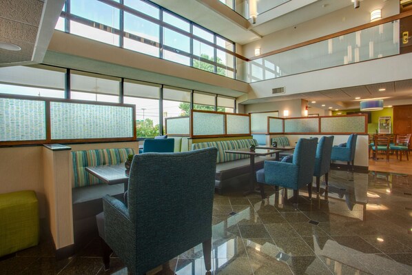 Lobby - Drury Inn & Suites Nashville Airport (Nashville)