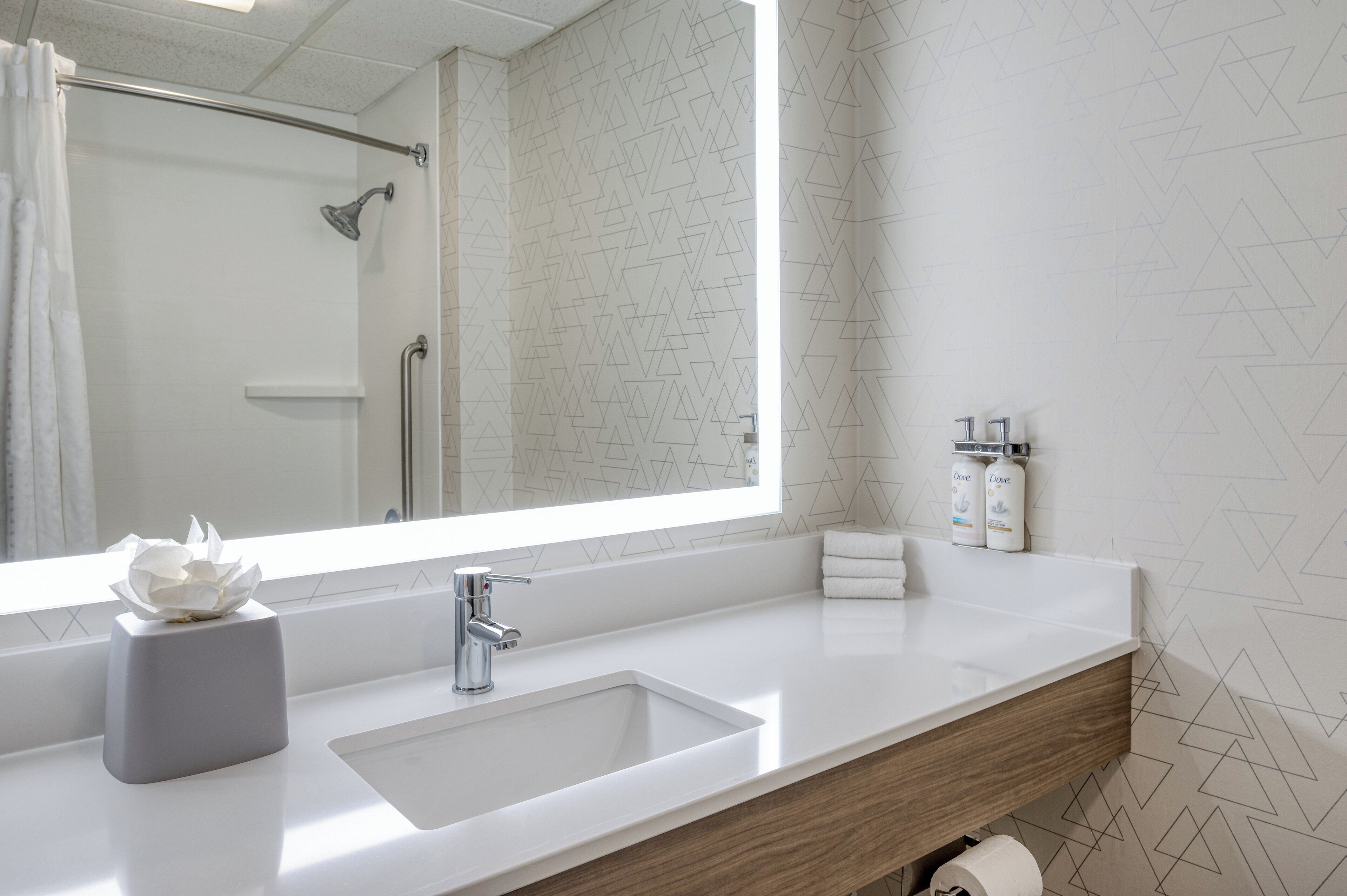 1 bedroom, pillow-top beds, in-room safe, desk