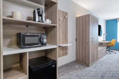 Holiday Inn Express & Suites Gahanna/Columbus Airport by IHG