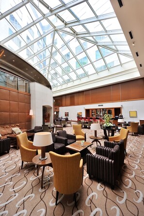 Coin salon dans le hall