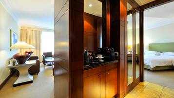 Suite Junior | Coin cuisine privé | Réfrigérateur, cafetiÚre/bouilloire