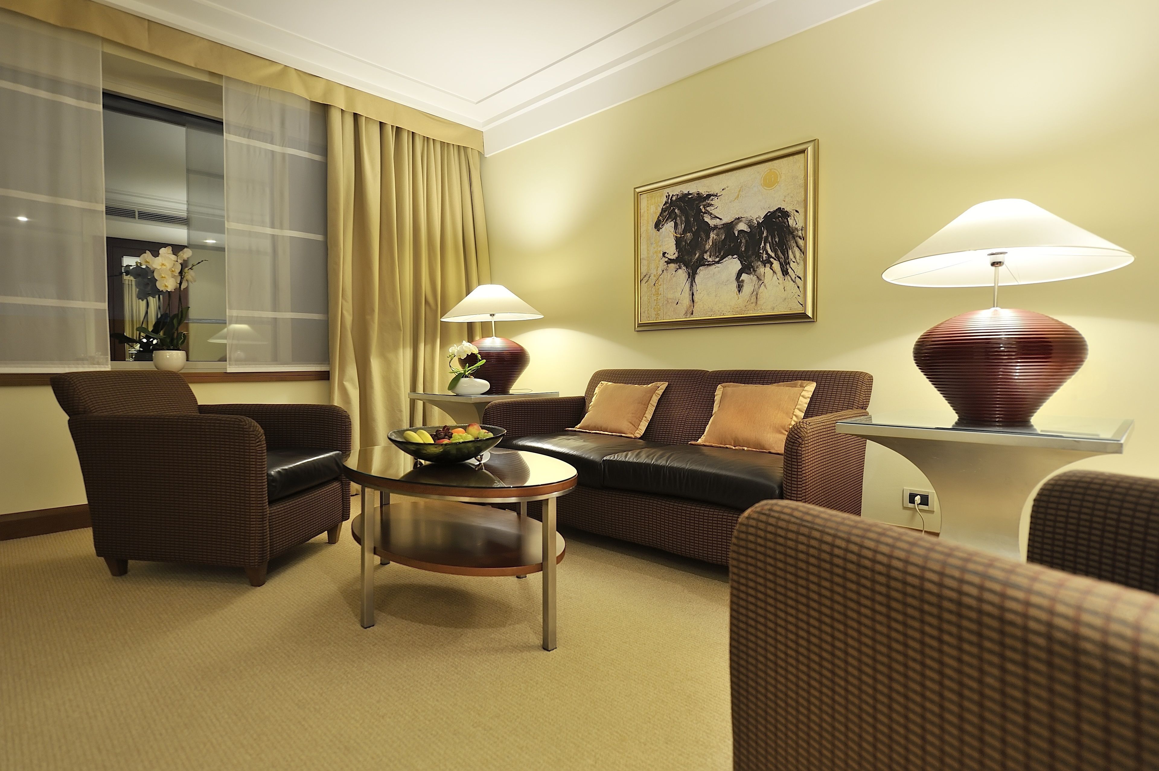 executive suite | premium bedding, in-room safe, desk, blackout curtains