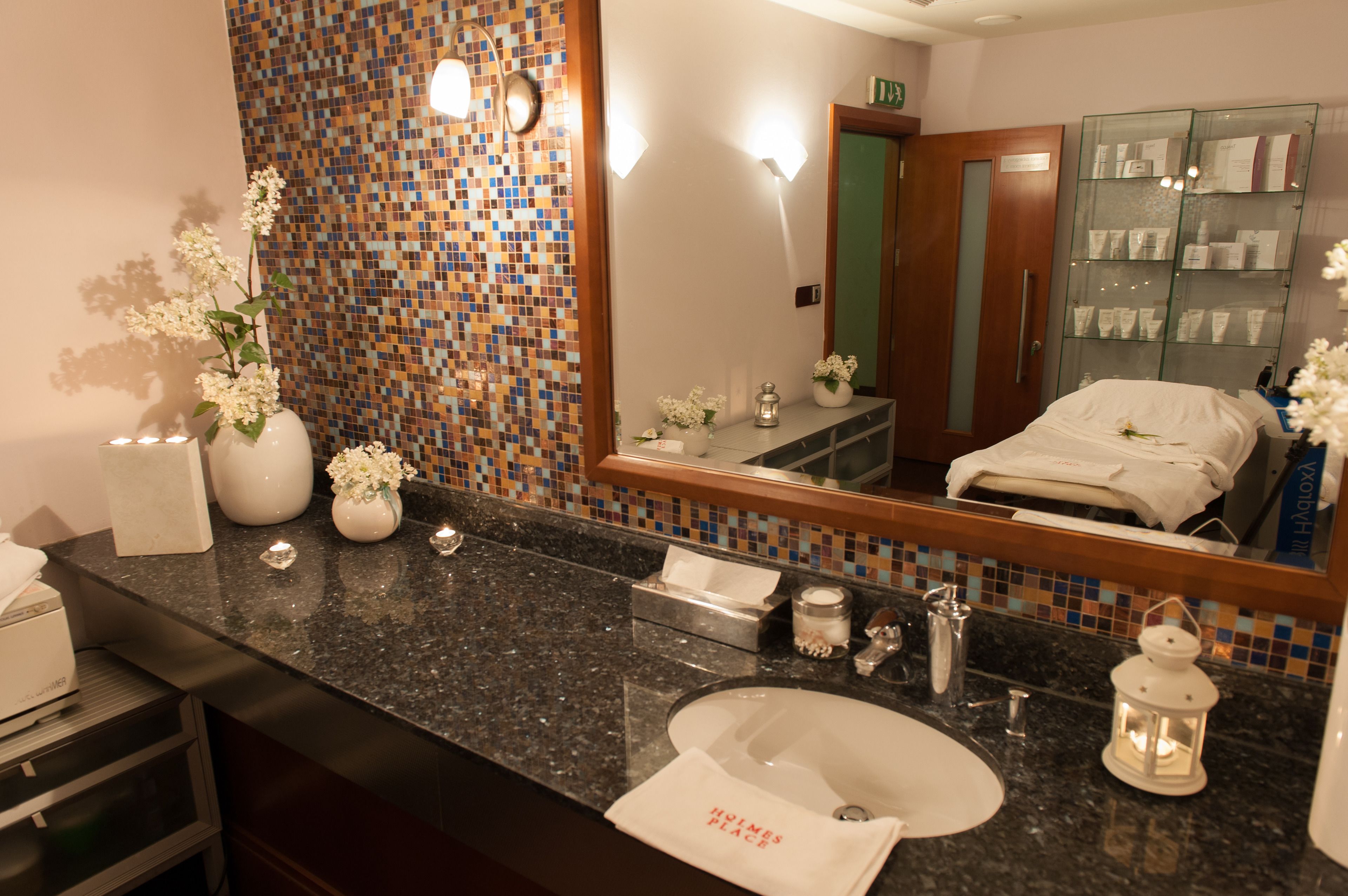 sauna, hot tub, steam room, turkish bath/hammam, body treatments