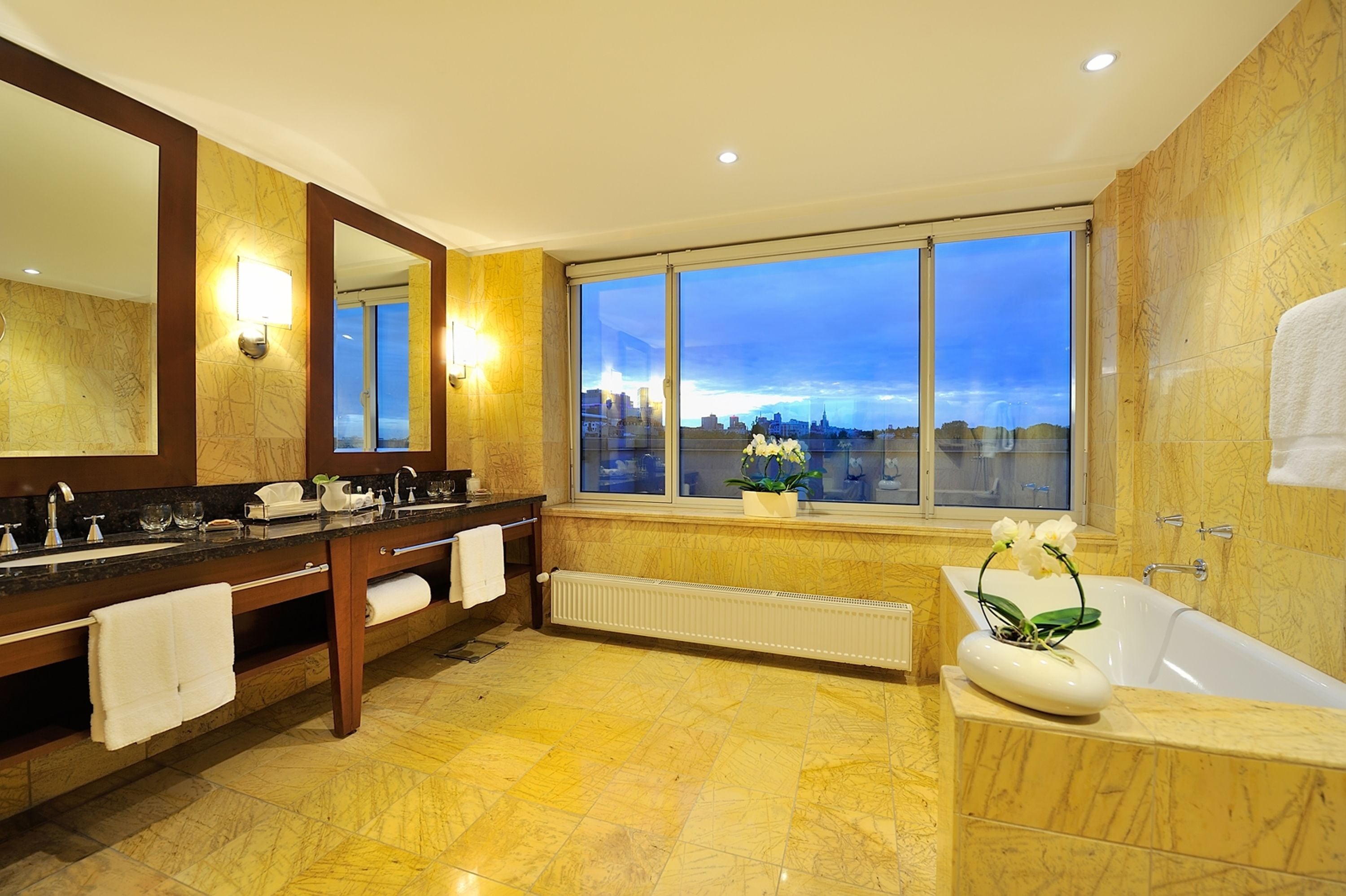 separate bathtub and shower, rainfall showerhead, free toiletries