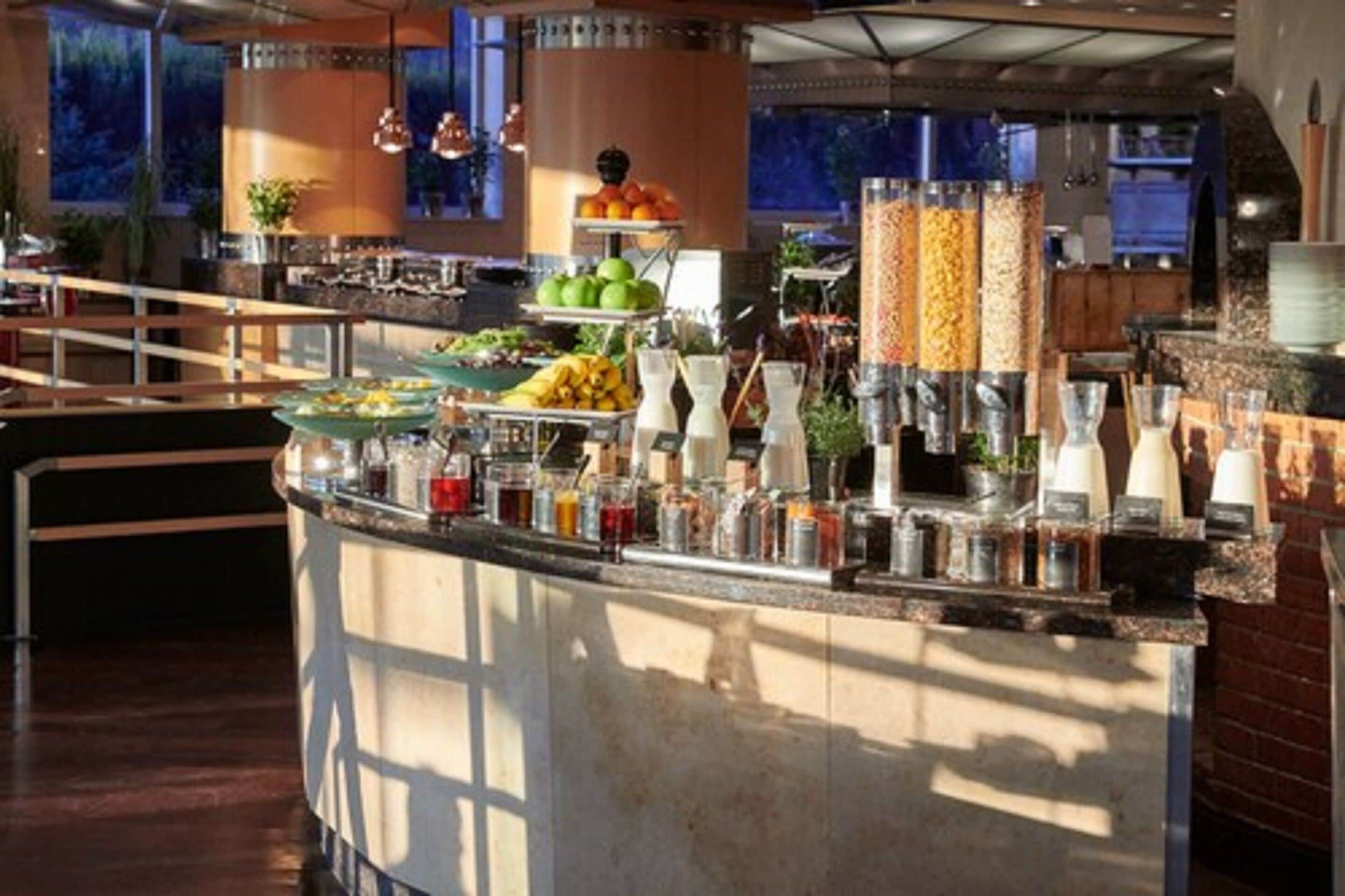 daily buffet breakfast (pln 110 per person)