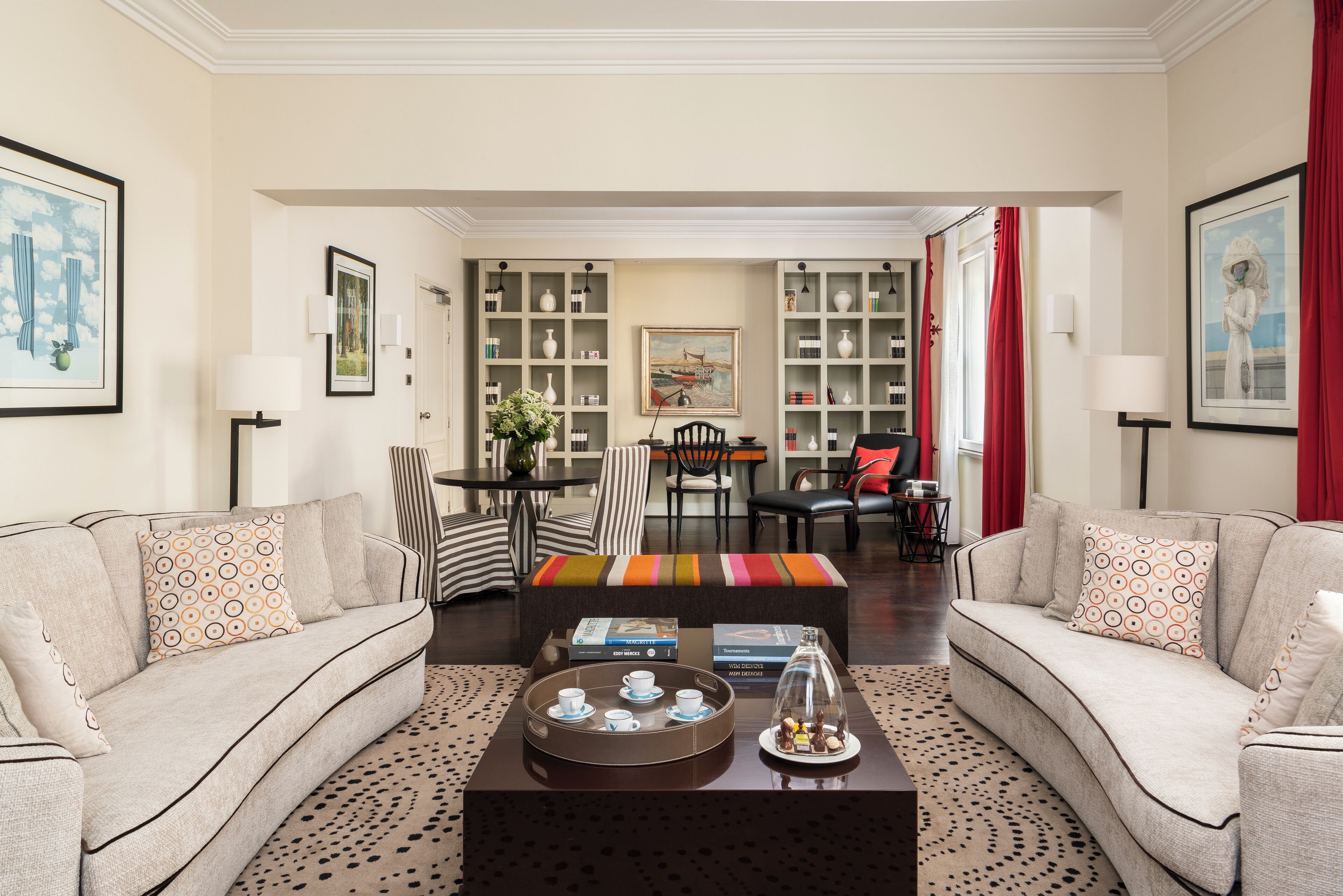 Presidentiële suite | Woonruimte | Een flatscreentelevisie en betaalfilms