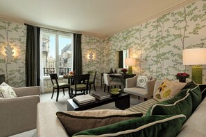 Prestige Suite | Living area | Flat-screen TV, pay movies - Hotel Amigo, a Rocco Forte Hotel (Brussels)