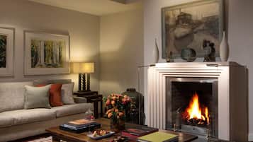 Télévision à écran plat, films à la carte