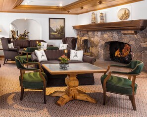 Lobby lounge