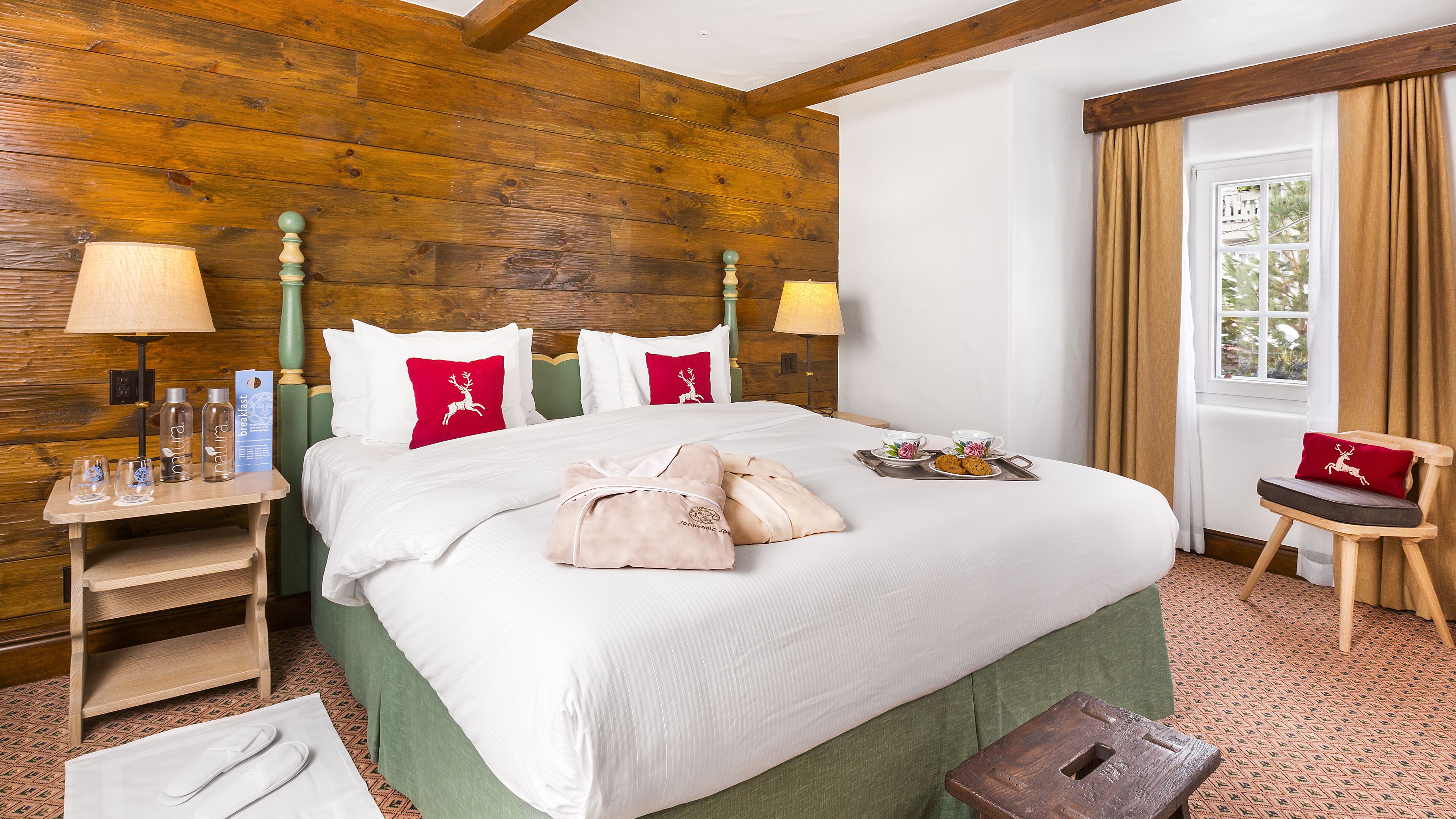 1 bedroom, premium bedding, minibar, in-room safe