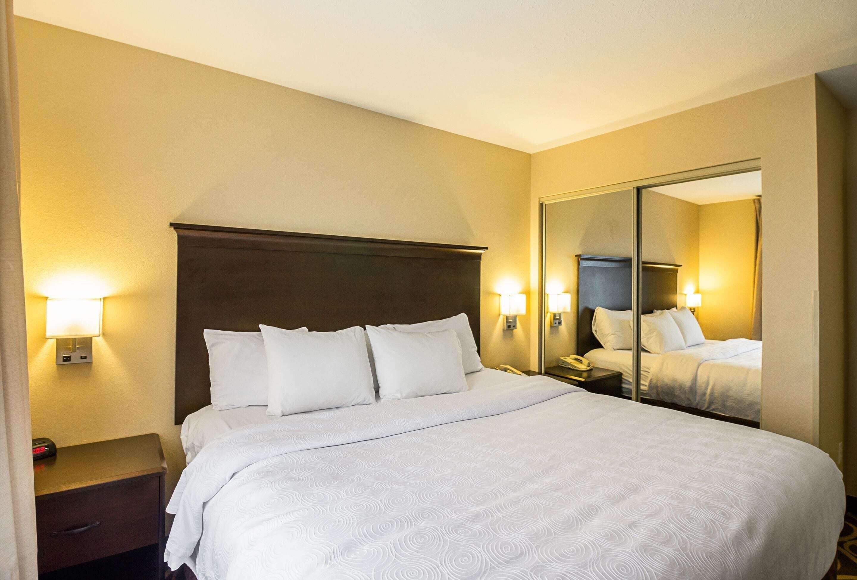 In-room safe, desk, laptop workspace, blackout drapes