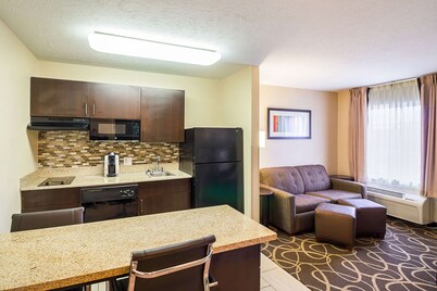 MainStay Suites Fargo - I-94 Medical Center
