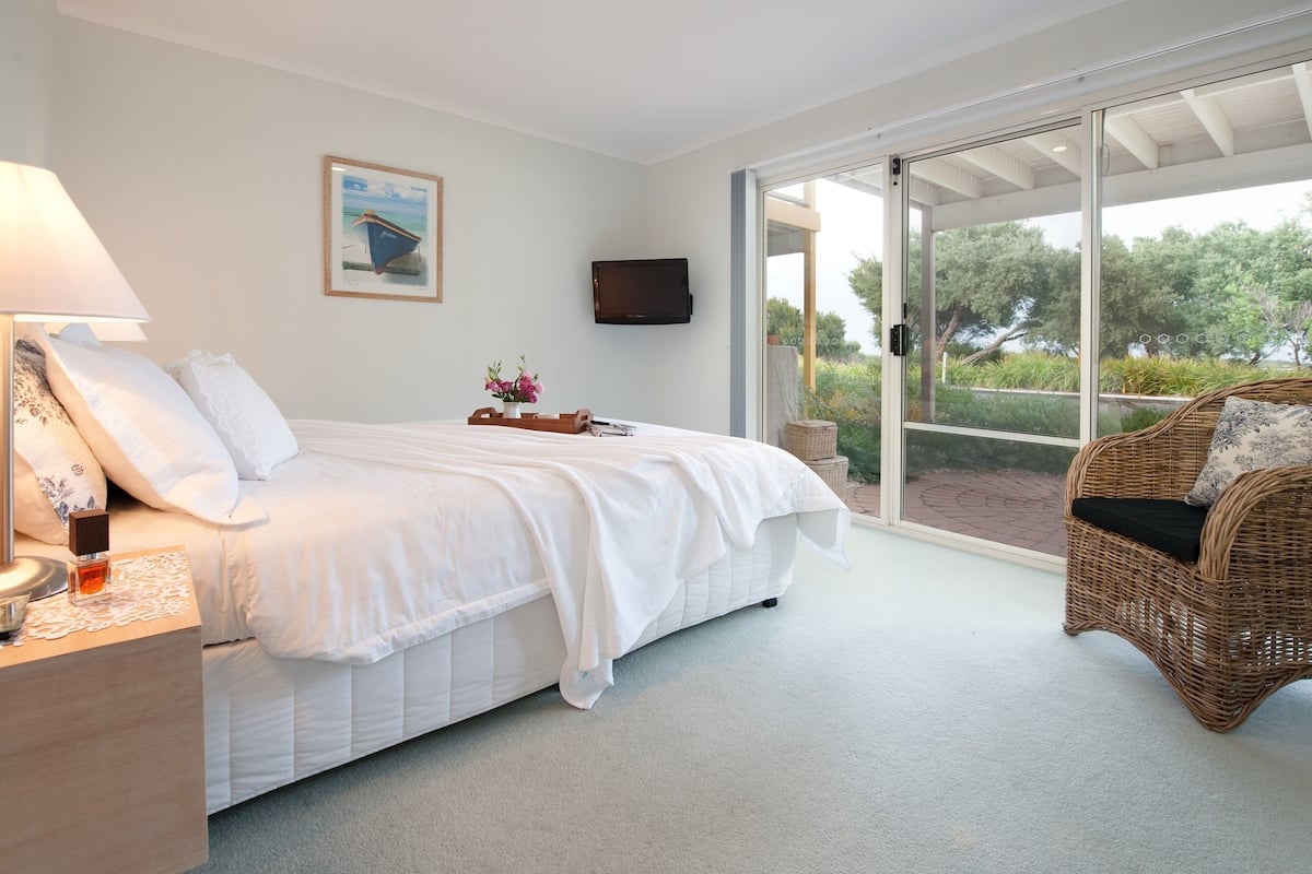 Appartamento Standard, 2 camere da letto, non fumatori, cucina (Lake King Townhouse) | Con arredamento individuale, postazione laptop, ferro/asse da stiro