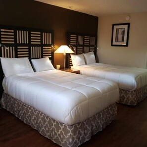 Standard Room, 2 Double Beds, Non Smoking | In-room safe, individually decorated, individually furnished, desk - Motel M Lewisburg (Lewisburg)