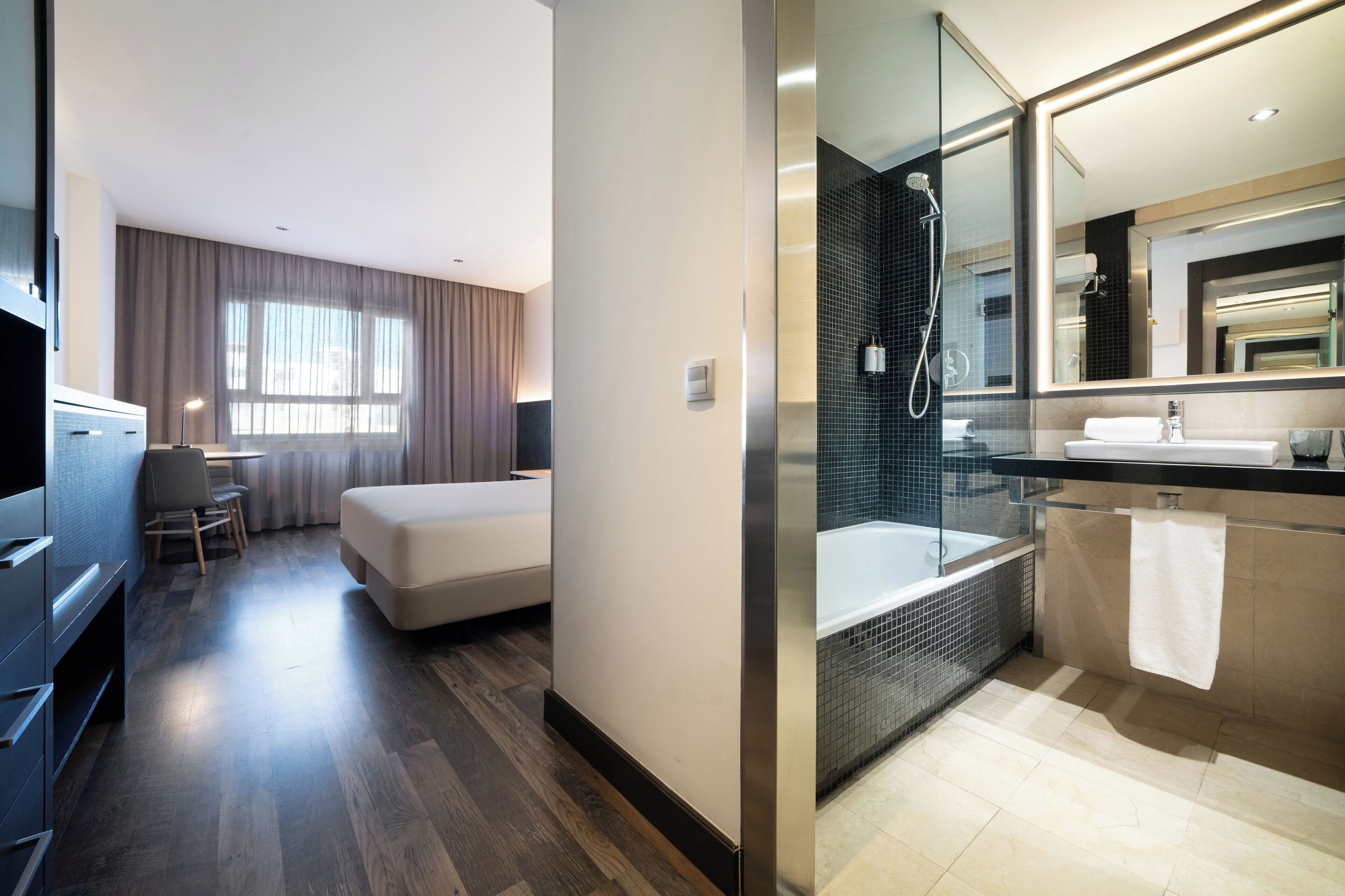 Photo - Hotel Cádiz Paseo del Mar, Affiliated by Meliá