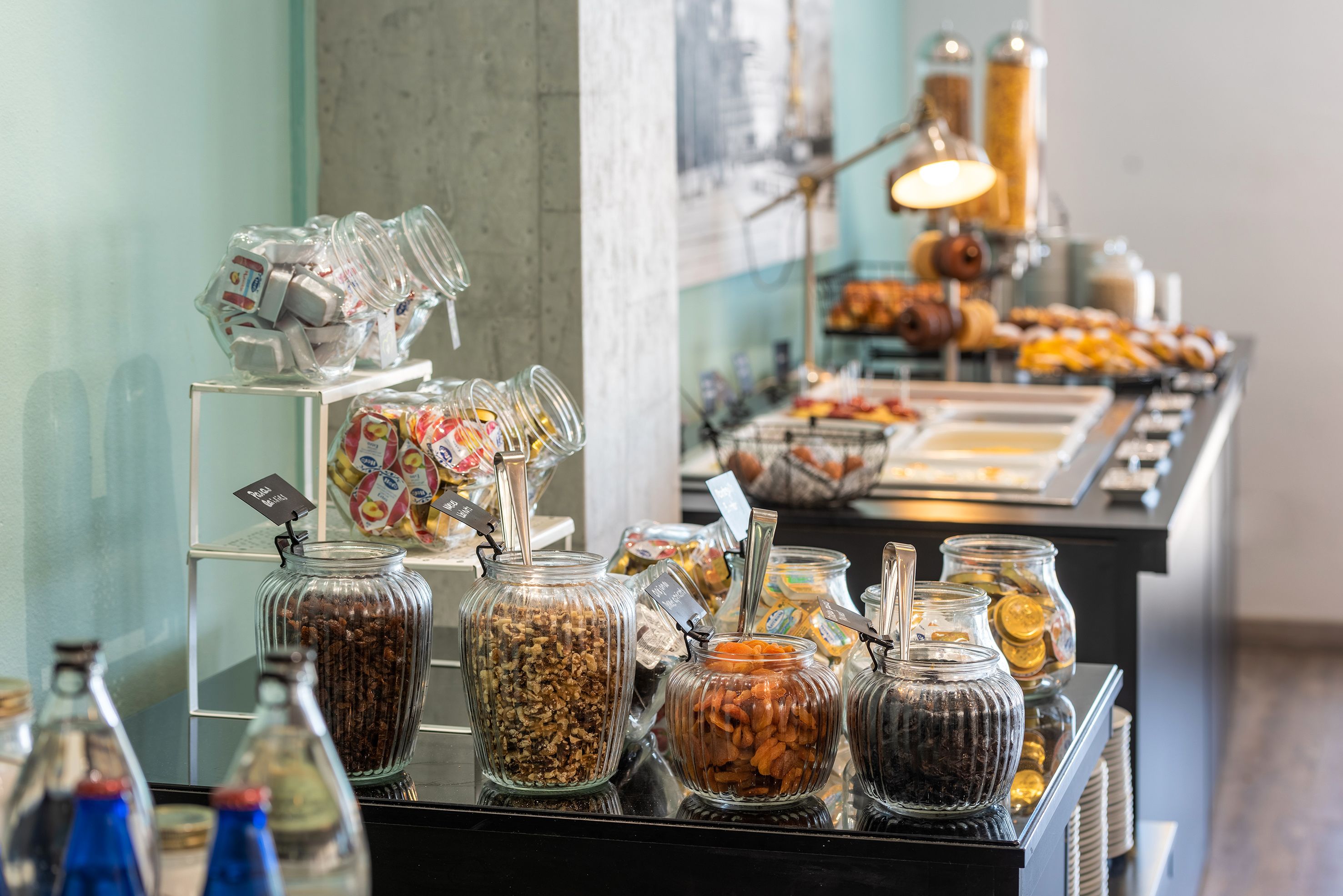Daily buffet breakfast for a fee