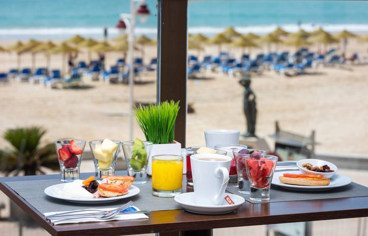 Hotel Cádiz Paseo del Mar Affiliated by Meliá