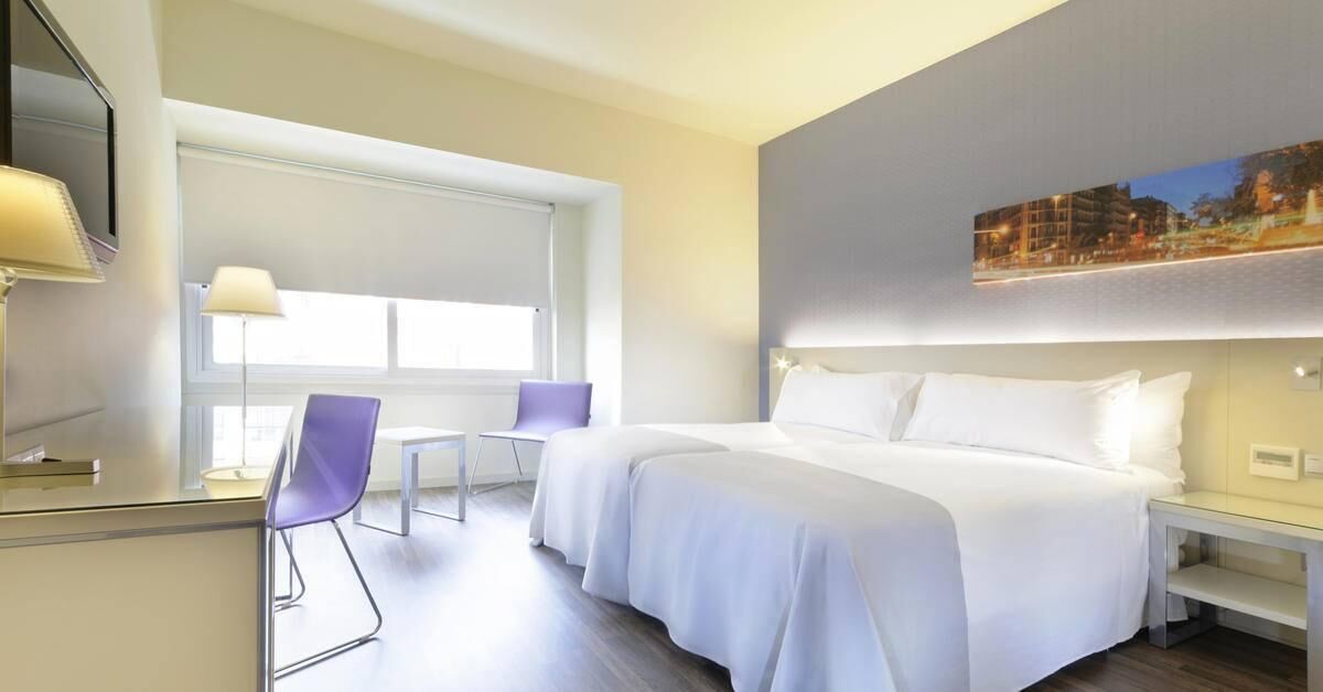 Laptop workspace, soundproofing, free WiFi, bed sheets