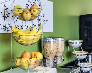 Free daily on-the-go breakfast - Sleep Inn Walterboro I-95 (Walterboro)