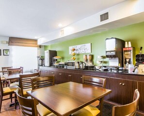 Free daily on-the-go breakfast - Sleep Inn Walterboro I-95 (Walterboro)