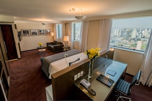 Centro de negocios en la habitación