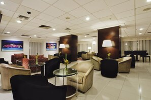 Coin salon dans le hall