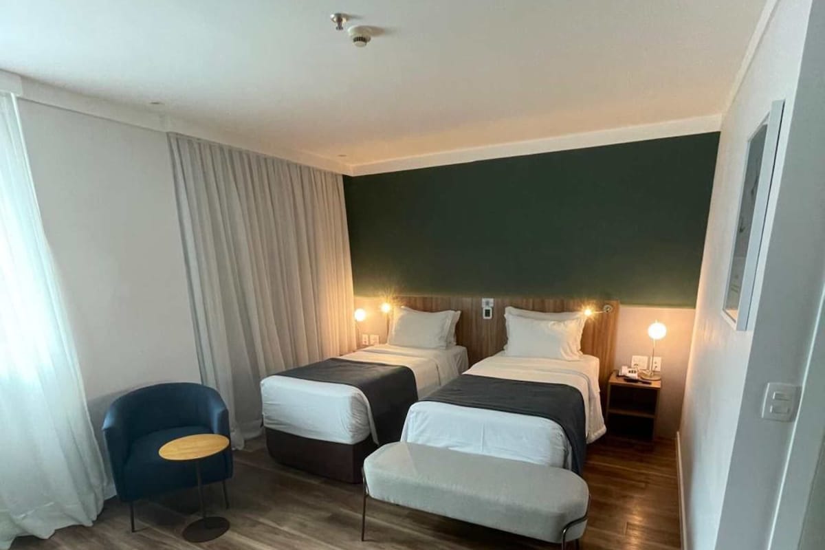 Business Twin Room | Egyptian cotton sheets, premium bedding, minibar, in-room safe