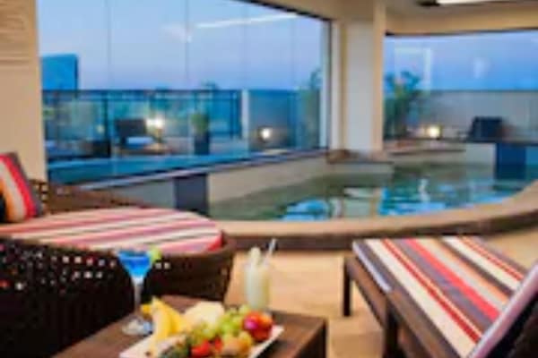 Piscina interna, piscina externa