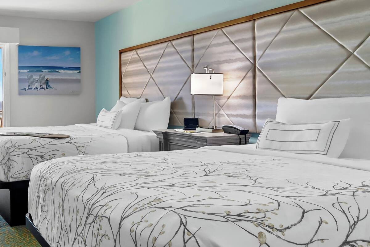 1 bedroom, egyptian cotton sheets, premium bedding, down duvets