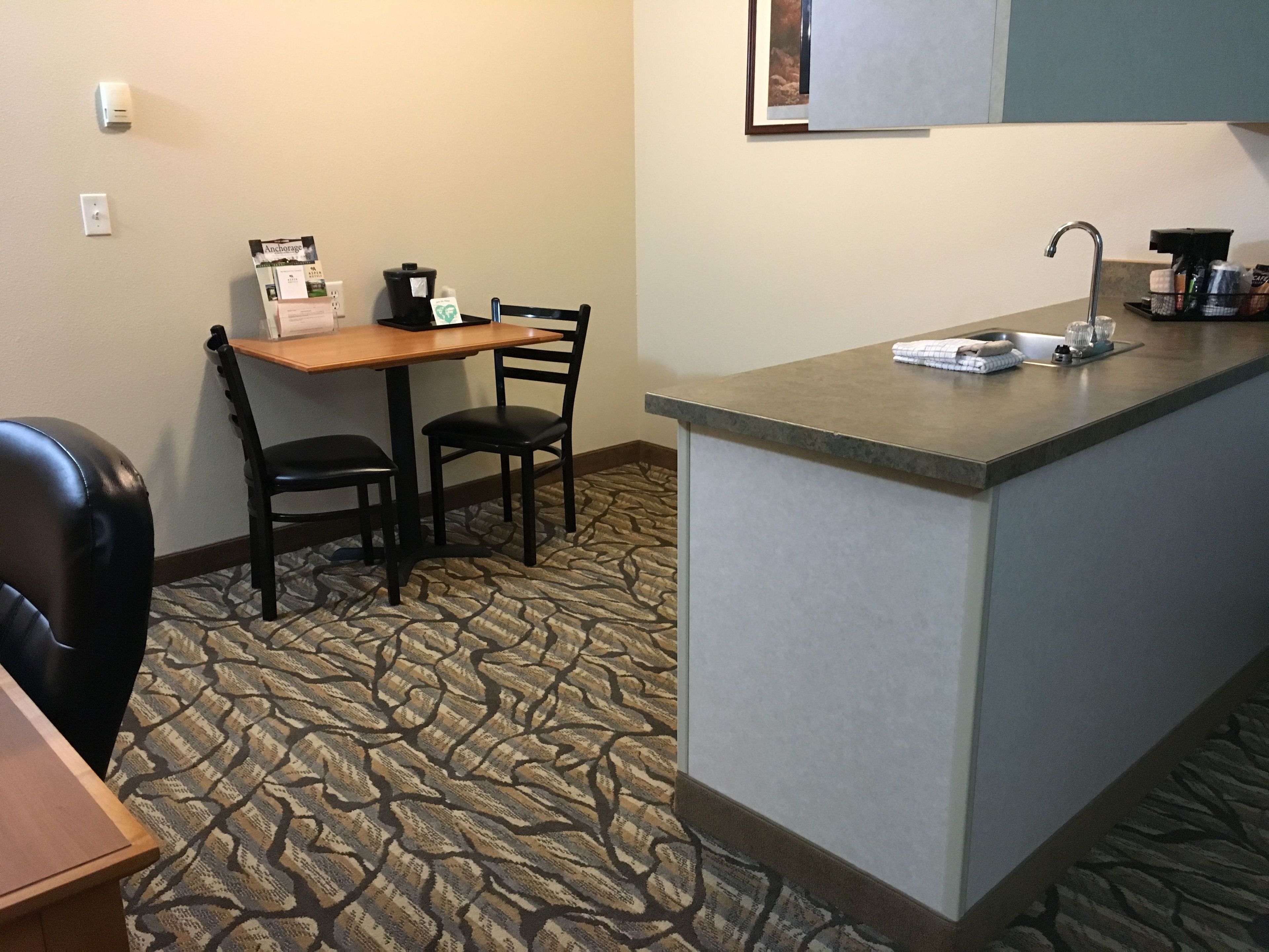 deluxe room, 1 king bed | in-room dining