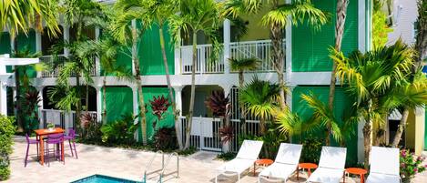 Outdoor pool, pool umbrellas, sun loungers
