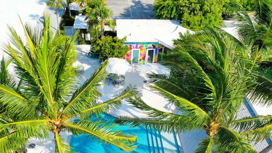 Orchid Key Inn - Adults Only
