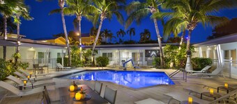 Orchid Key Inn - Adults Only