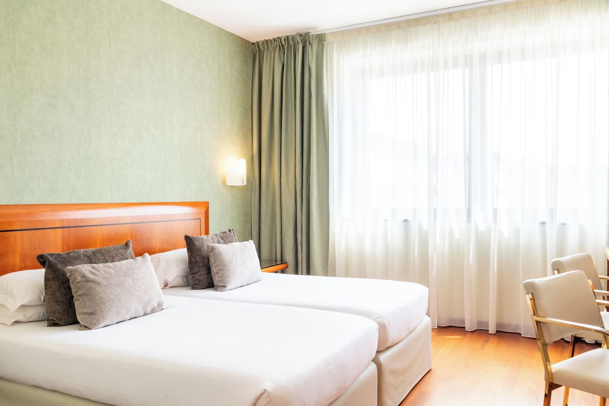 1 bedroom, down comforters, minibar, in-room safe