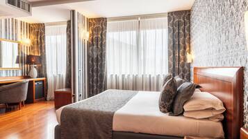 Junior Suite | Down comforters, minibar, in-room safe, desk