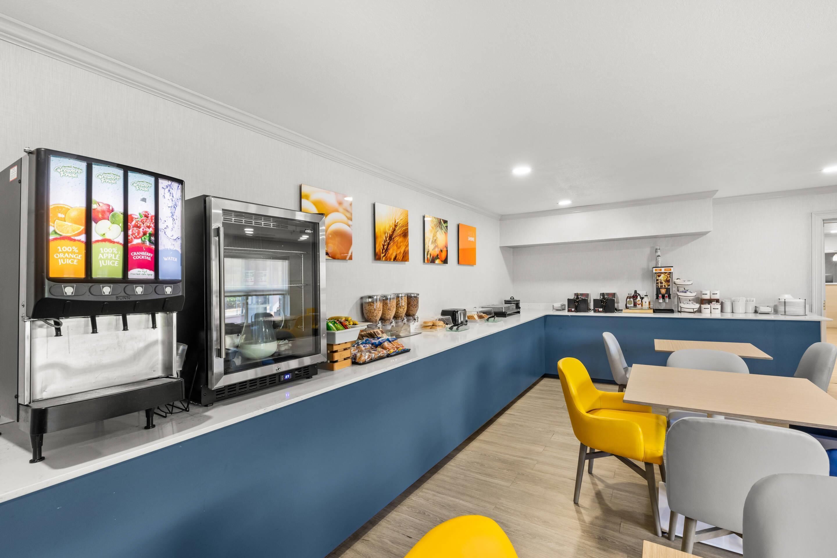 Free daily continental breakfast 