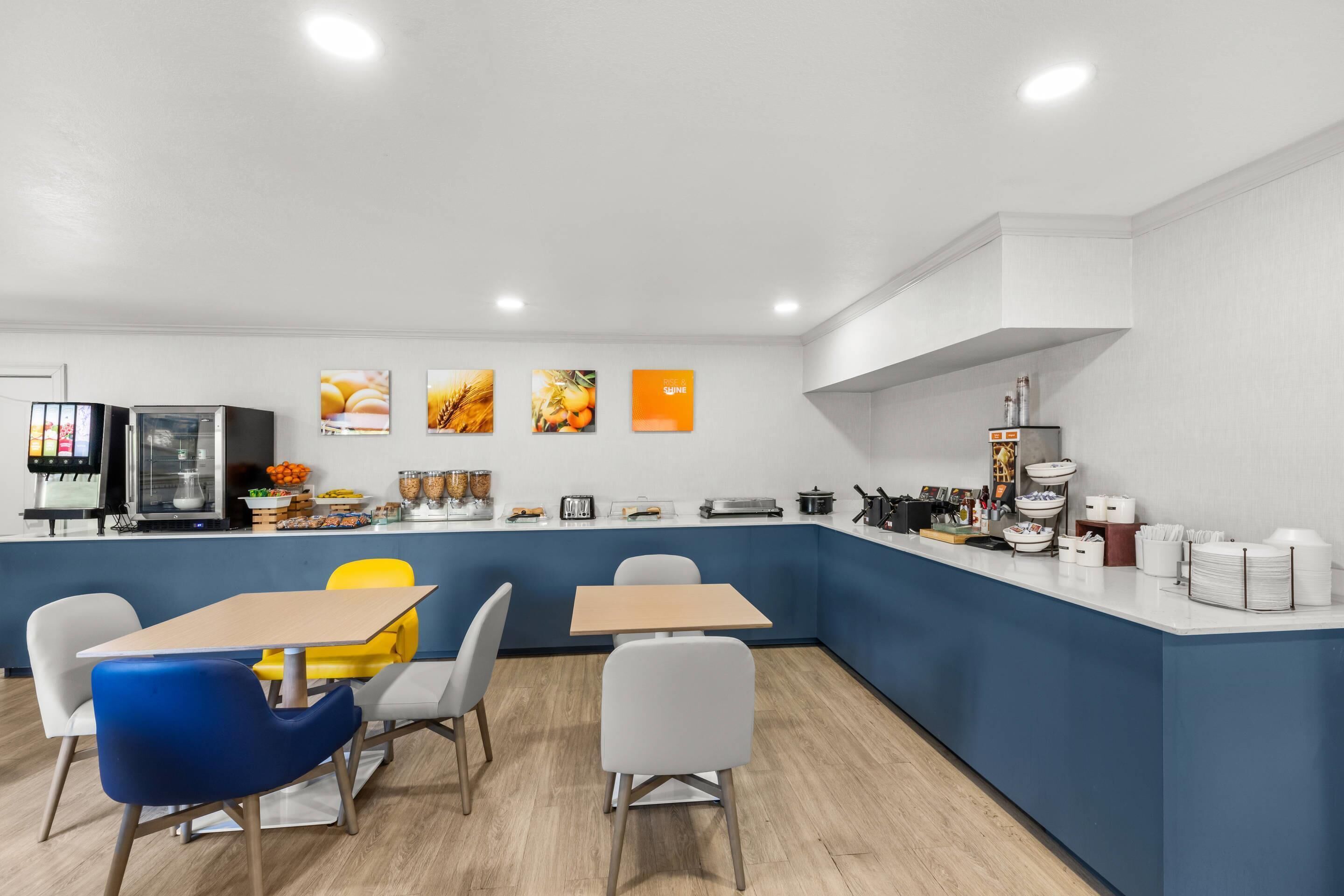 free daily continental breakfast