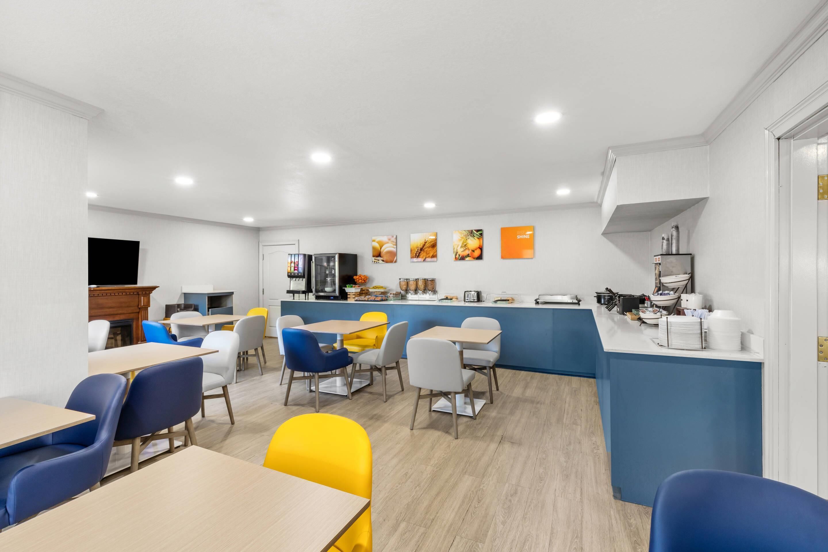 free daily continental breakfast